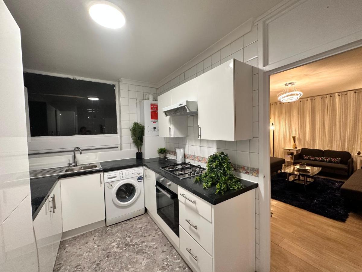 Posh 2-Bedroom, Living Room, Kitchen & 1.5 Bathroom Londýn Exteriér fotografie